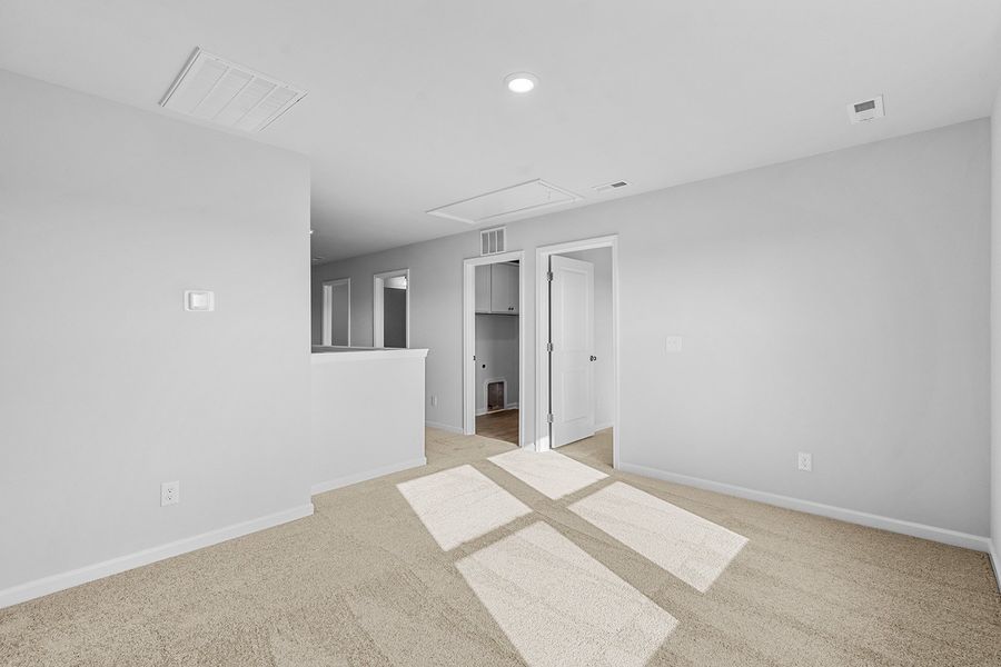 Spacious, unfurnished interior of a new home in Hanes Lake, Winston-Salem (Image 31). Spacious, unfurnished interior of a new home in Hanes Lake, Winston-Salem (Image 31).