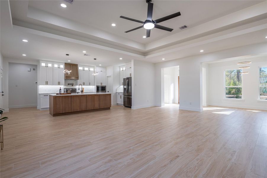 Spacious, unfurnished interior of a new home in , Dayton (Image 31).