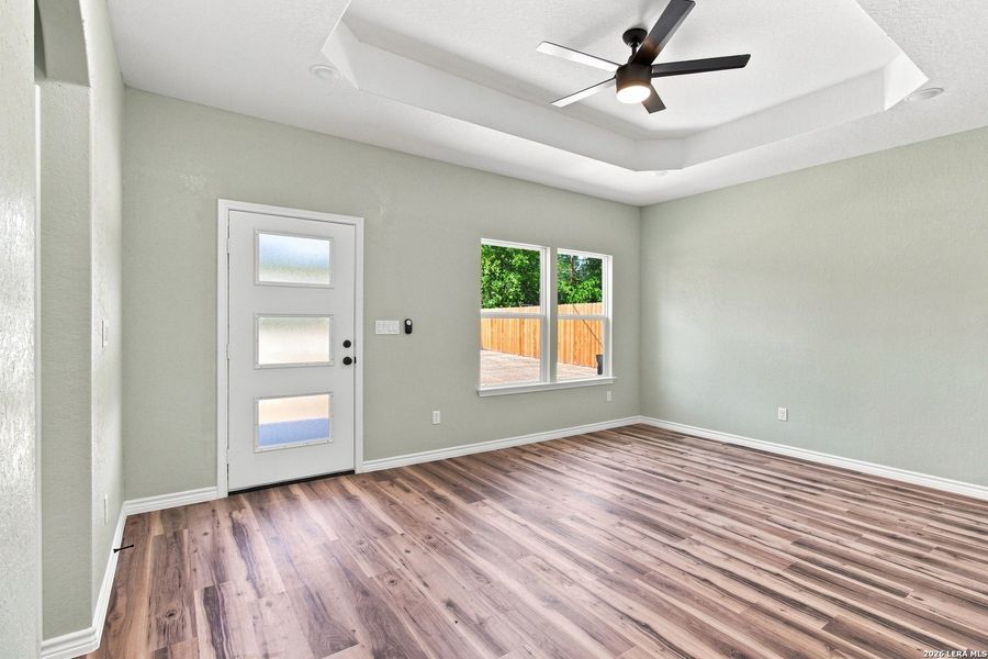 Spacious, unfurnished interior of a new home in , San Antonio (Image 14).