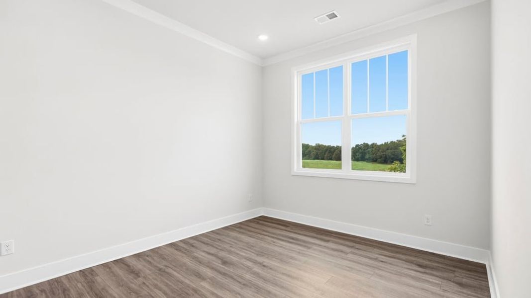 Spacious, unfurnished interior of a new home in Sycamore Cove, Woodruff (Image 20).