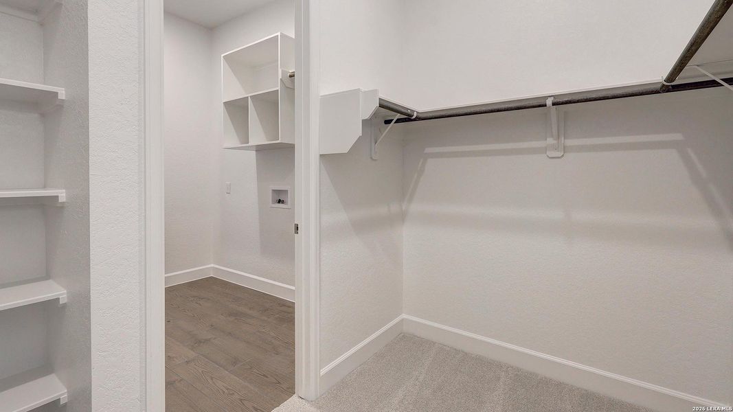Spacious, unfurnished interior of a new home in Ladera, San Antonio (Image 27).