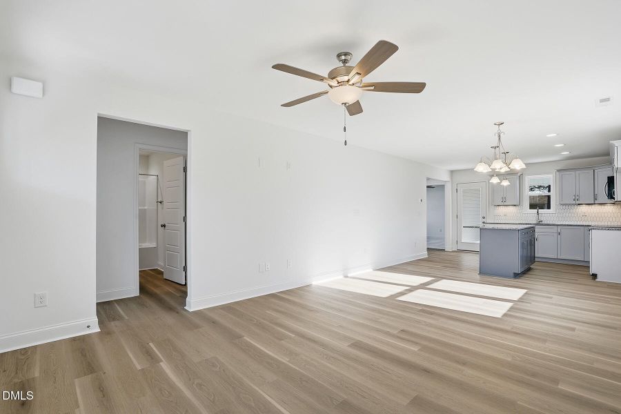 218 Rae St-9 218 Rae St-9