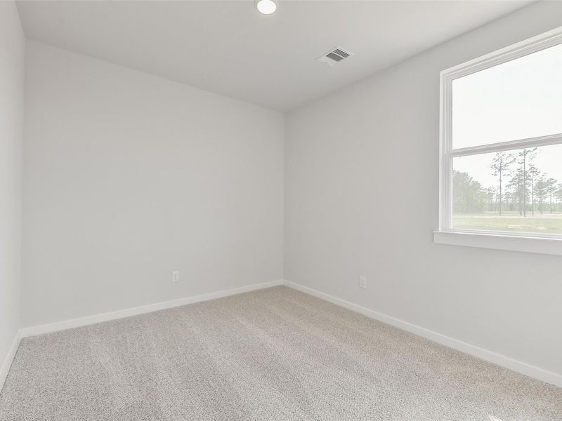 Spacious, unfurnished interior of a new home in Spring Branch Crossing, Conroe (Image 32).