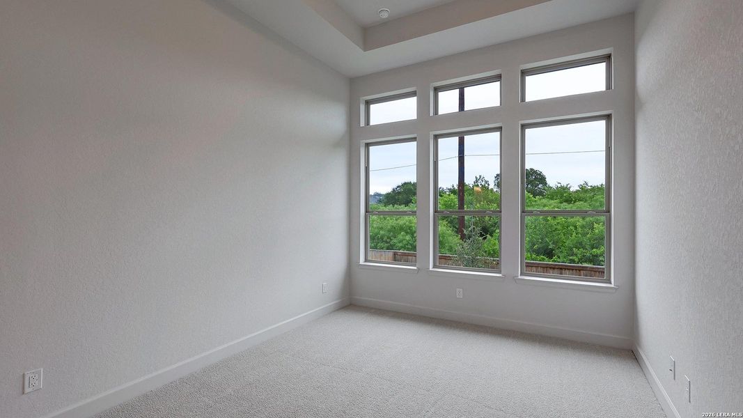 Spacious, unfurnished interior of a new home in Ladera, San Antonio (Image 20).