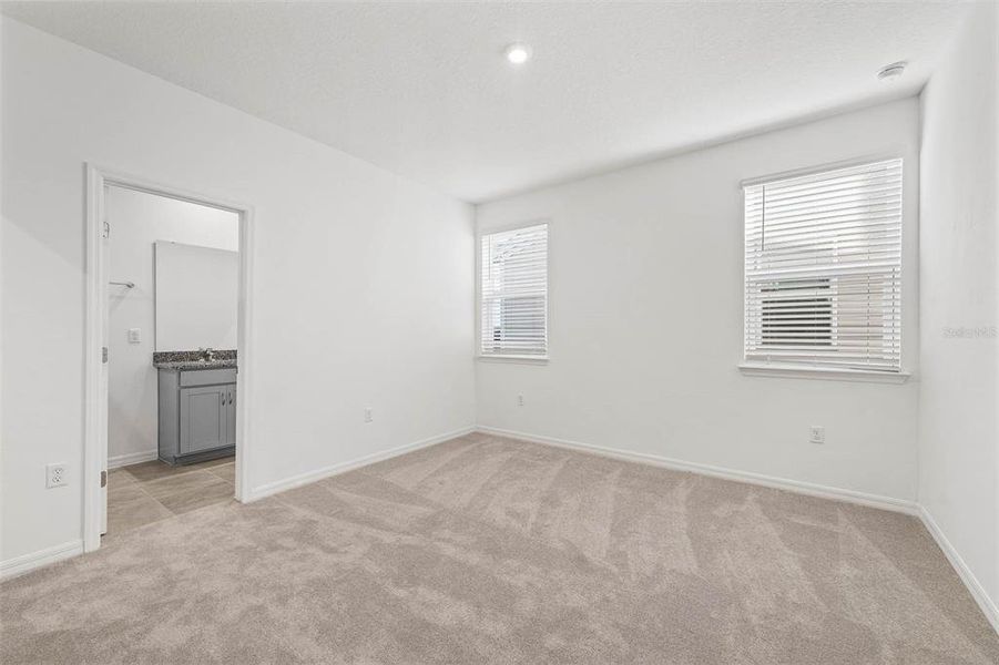 Spacious, unfurnished interior of a new home in Brack Ranch, St. Cloud (Image 22).