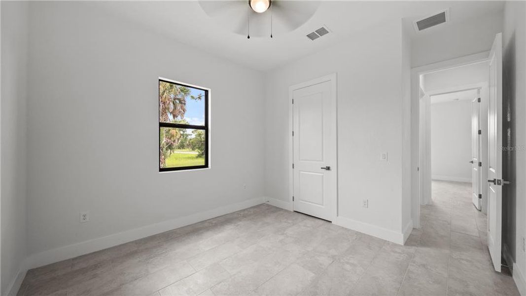 Spacious, unfurnished interior of a new home in , Rotonda West (Image 28).