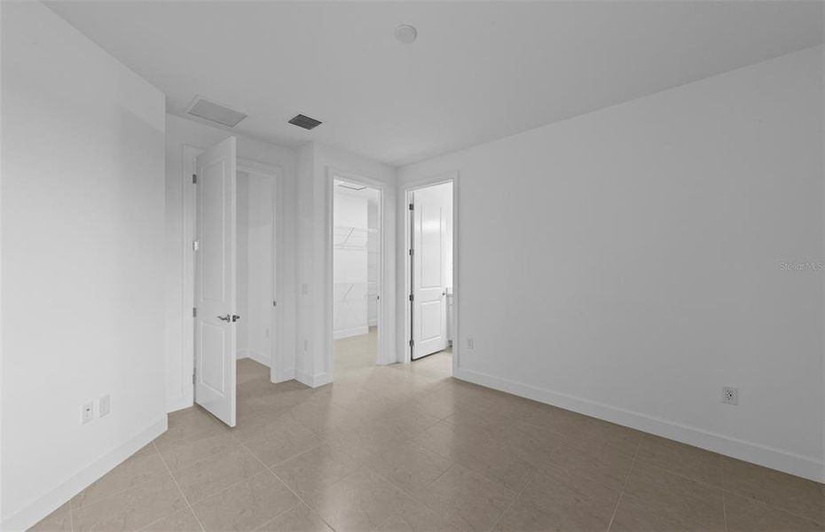 Spacious, unfurnished interior of a new home in Del Webb Catalina, Lakewood Ranch (Image 15). Spacious, unfurnished interior of a new home in Del Webb Catalina, Lakewood Ranch (Image 15).