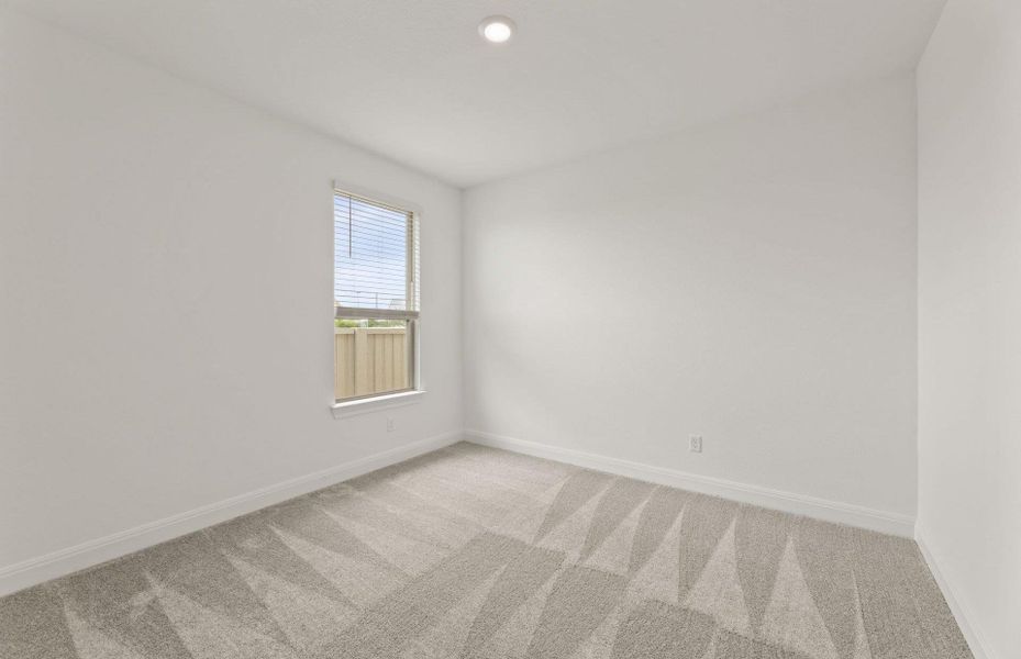 Spacious, unfurnished interior of a new home in Santa Rita Ranch, Liberty Hill (Image 17).