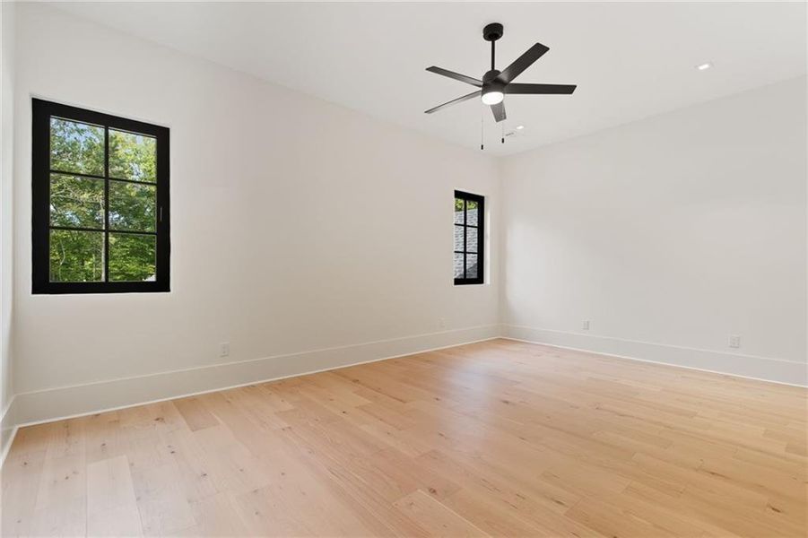 Spacious, unfurnished interior of a new home in , Alpharetta (Image 28).