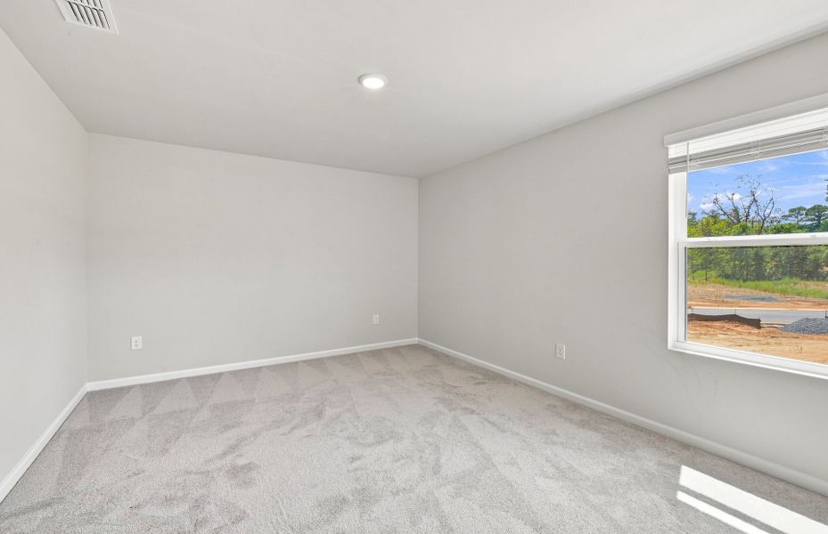 Spacious, unfurnished interior of a new home in Westford, Sanford (Image 24).