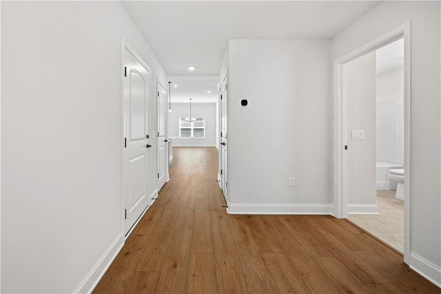 Spacious, unfurnished interior of a new home in Madeira, Acworth (Image 17).