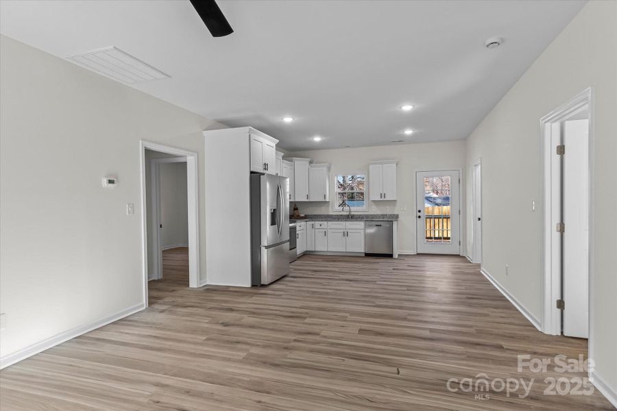 Image 21 of a home in .