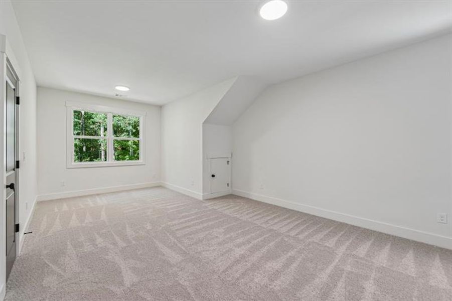 Spacious, unfurnished interior of a new home in White Post on Lake Lanier, Gainesville (Image 23). Spacious, unfurnished interior of a new home in White Post on Lake Lanier, Gainesville (Image 23).