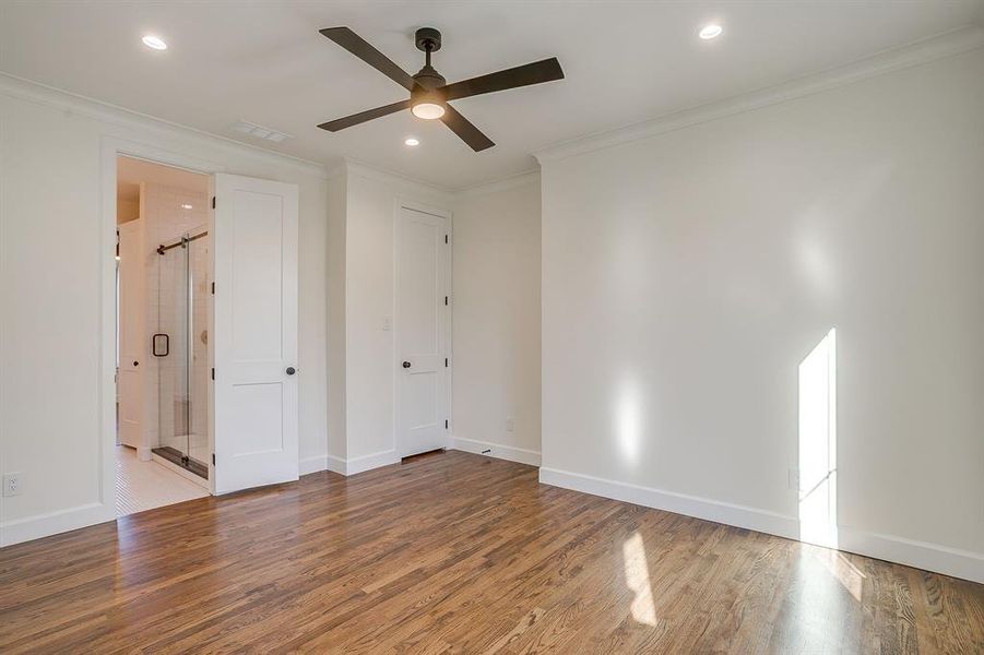 Spacious, unfurnished interior of a new home in , Grapevine (Image 27). Spacious, unfurnished interior of a new home in , Grapevine (Image 27).