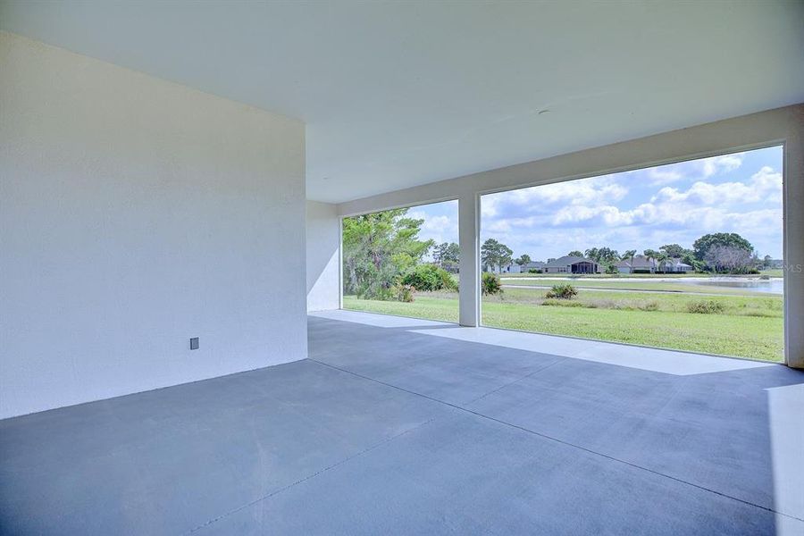 Exterior details and patio area of a home in , Sebring (Image 28).