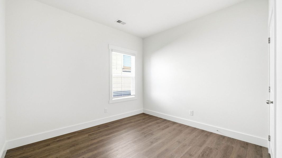 Spacious, unfurnished interior of a new home in Fieldcrest Acres, Blountville (Image 14).