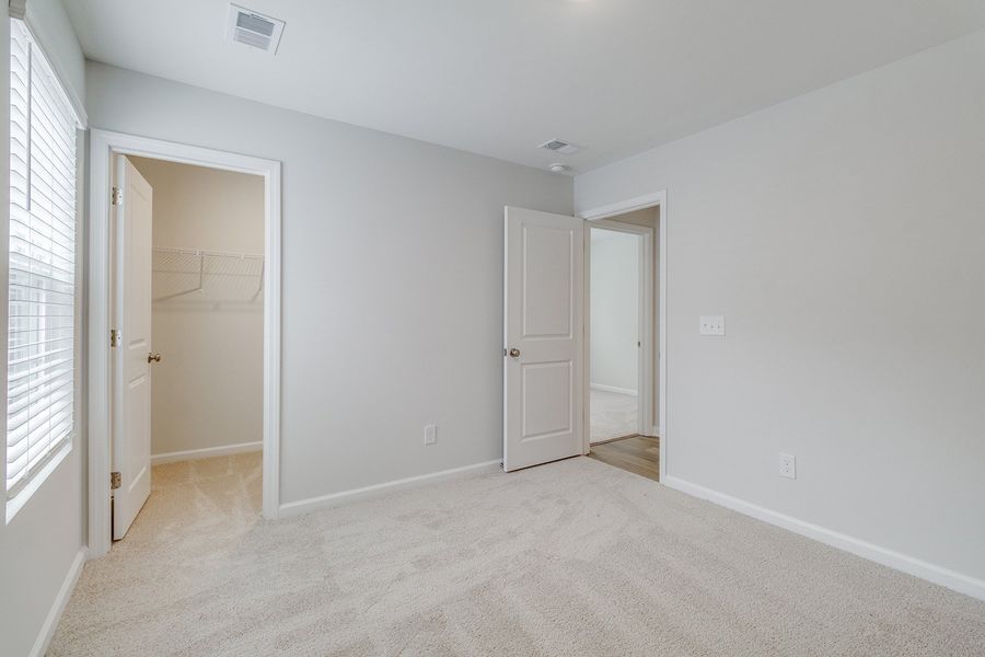 Spacious, unfurnished interior of a new home in Ellington, Elgin (Image 33).