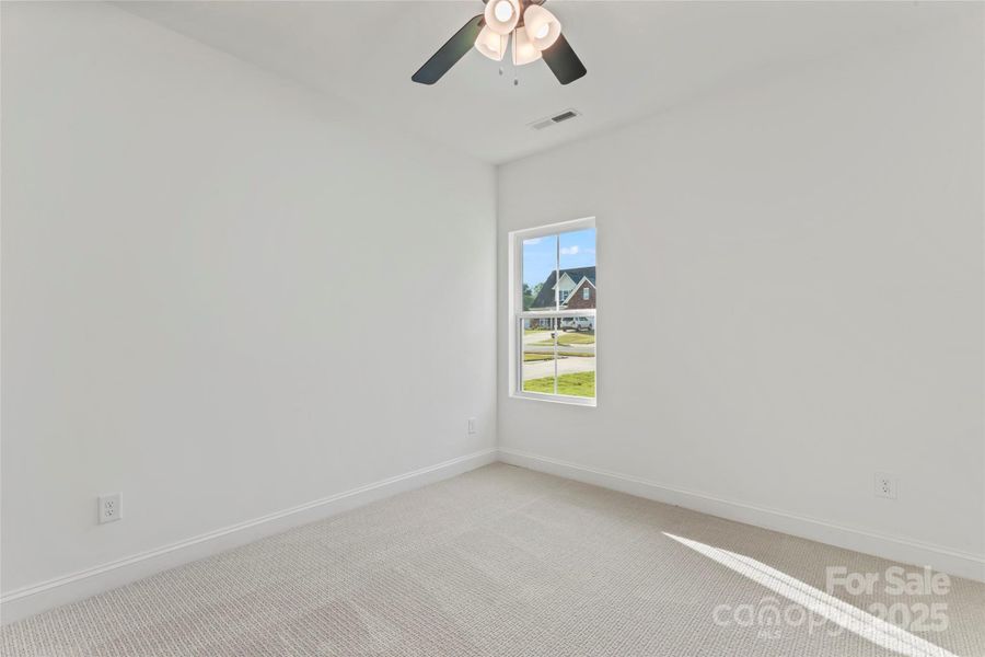 Spacious, unfurnished interior of a new home in , Harrisburg (Image 11).
