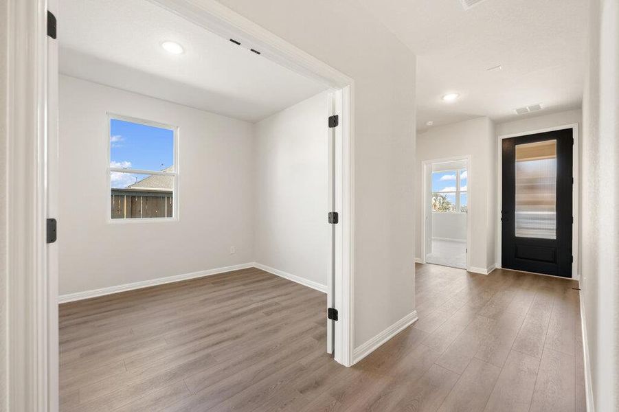 Spacious, unfurnished interior of a new home in Patterson Ranch, Georgetown (Image 39).