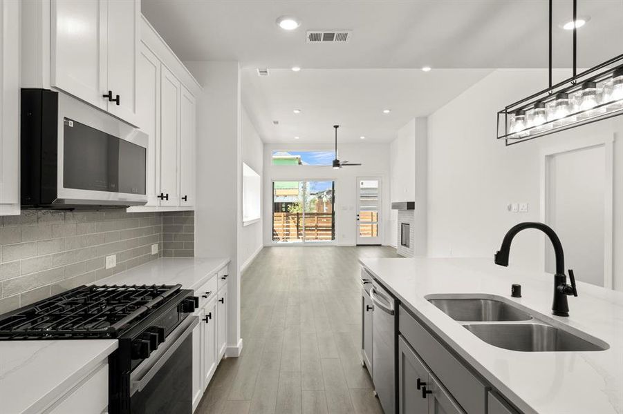 11. 515 Sherwood - Kitchen (3)