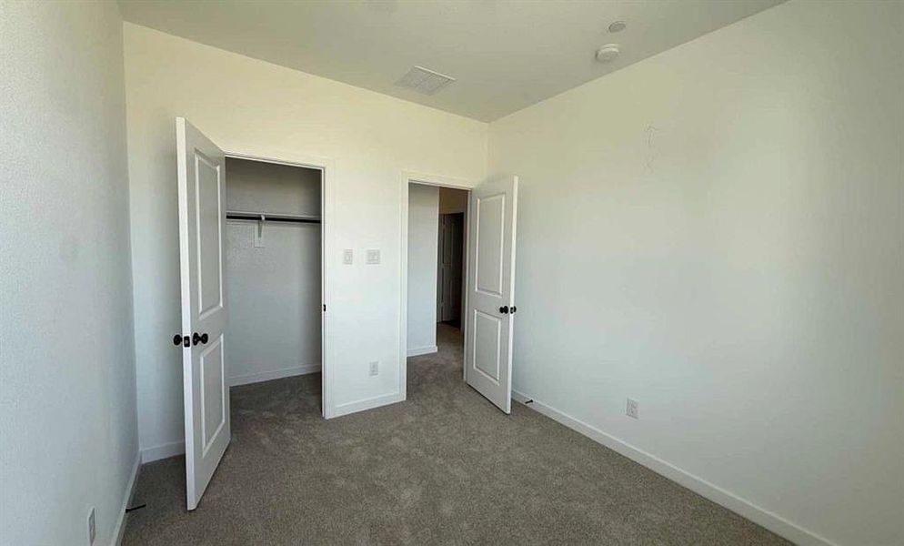 Spacious, unfurnished interior of a new home in Collin Creek, Plano (Image 15).