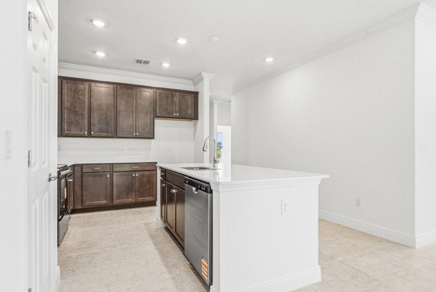 Furnished interior view inside a new home in Eden Hills, Lake Alfred (Image 11).