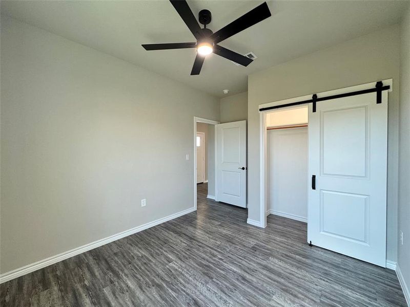 Spacious, unfurnished interior of a new home in , Mabank (Image 17).