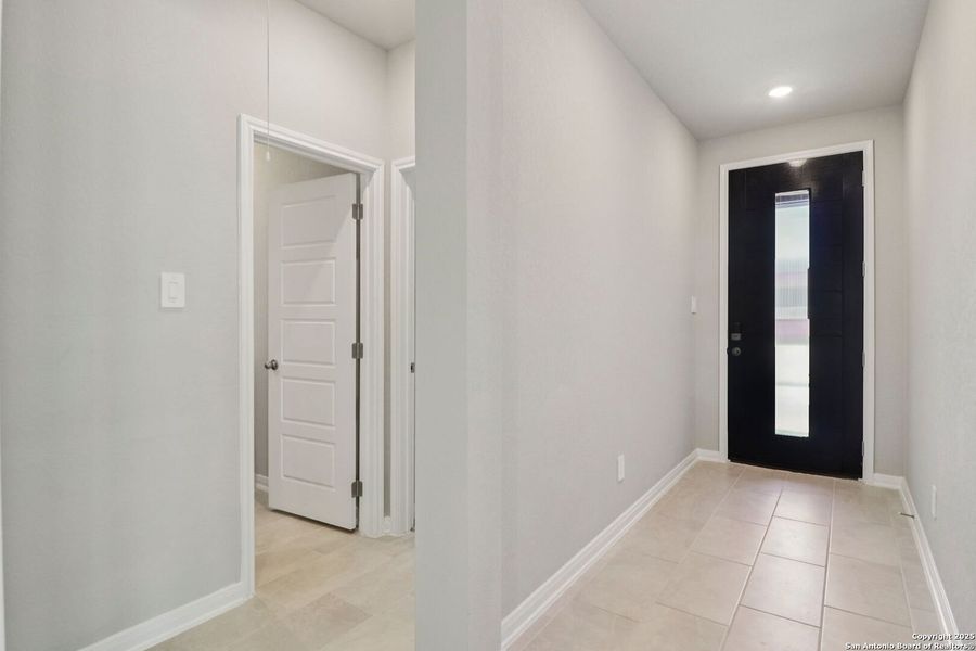 Spacious, unfurnished interior of a new home in Royal Crest, San Antonio (Image 21). Spacious, unfurnished interior of a new home in Royal Crest, San Antonio (Image 21).