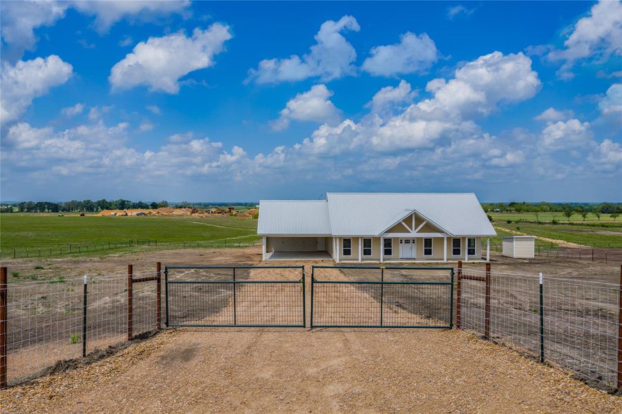 Community amenities in , La Grange (Image 21).