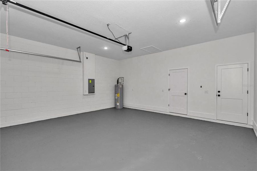 Spacious, unfurnished interior of a new home in , Dunnellon (Image 34). Spacious, unfurnished interior of a new home in , Dunnellon (Image 34).