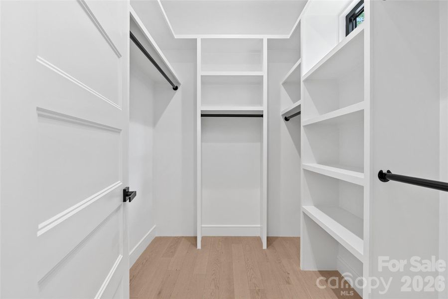 Image 33 of a home in .