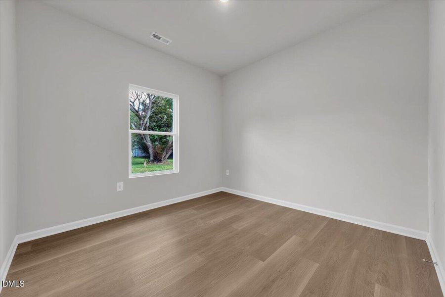 10-106 Summitt Ave_010