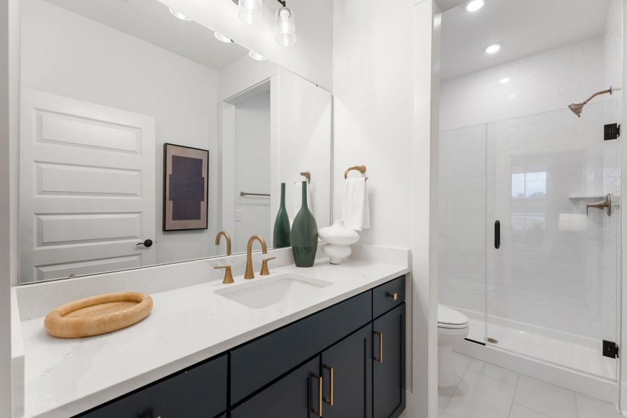 Representative furnished interior of a home built from the Renown by Del Webb in Del Webb Ocean Isle Beach, Shallotte (Image 36).