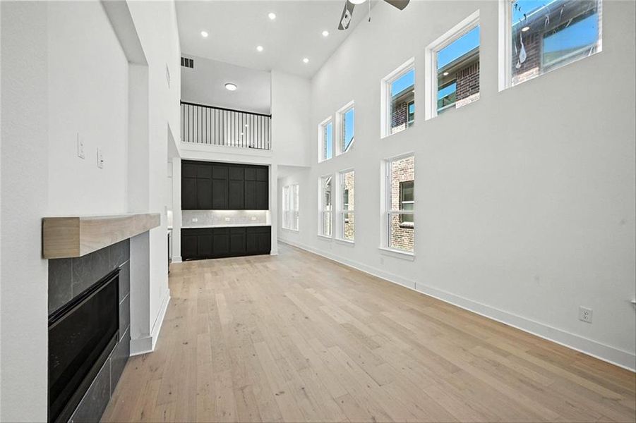 811SunflowerTrailANGECM006 811SunflowerTrailANGECM006