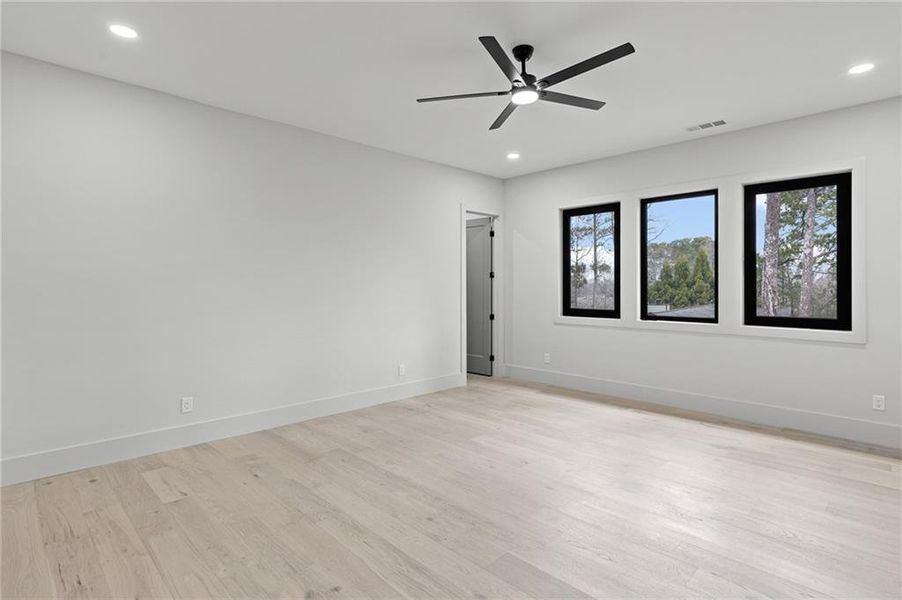 Spacious, unfurnished interior of a new home in , Lawrenceville (Image 39).