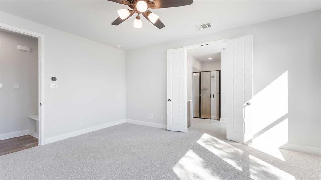 Spacious, unfurnished interior of a new home in The Parks At Wilson Creek 40', Celina (Image 15).