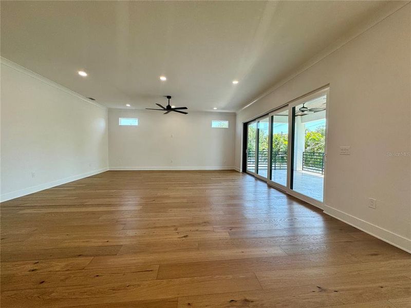Spacious, unfurnished interior of a new home in , Tampa (Image 42).