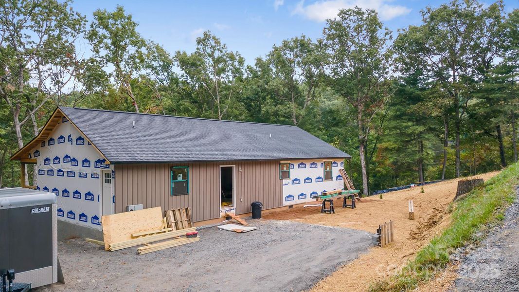 Image 8 of a home in .