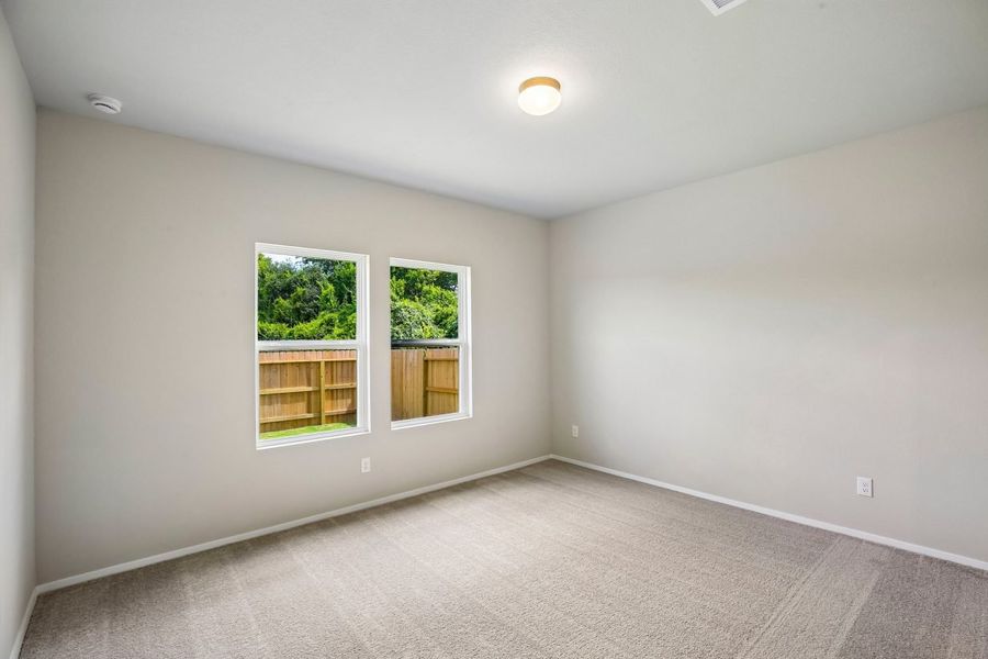 Spacious, unfurnished interior of a new home in Mustang Meadows, Waller (Image 15).