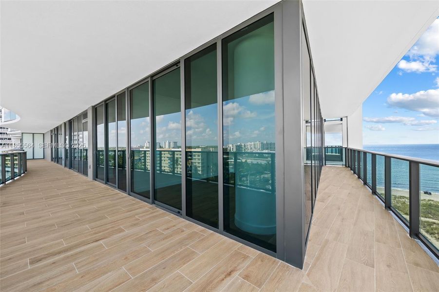 Exterior details and patio area of a home in Casamar, Pompano Beach (Image 3).