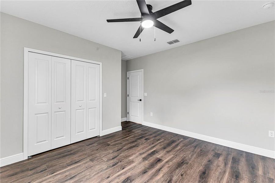 Spacious, unfurnished interior of a new home in , Deland (Image 30).