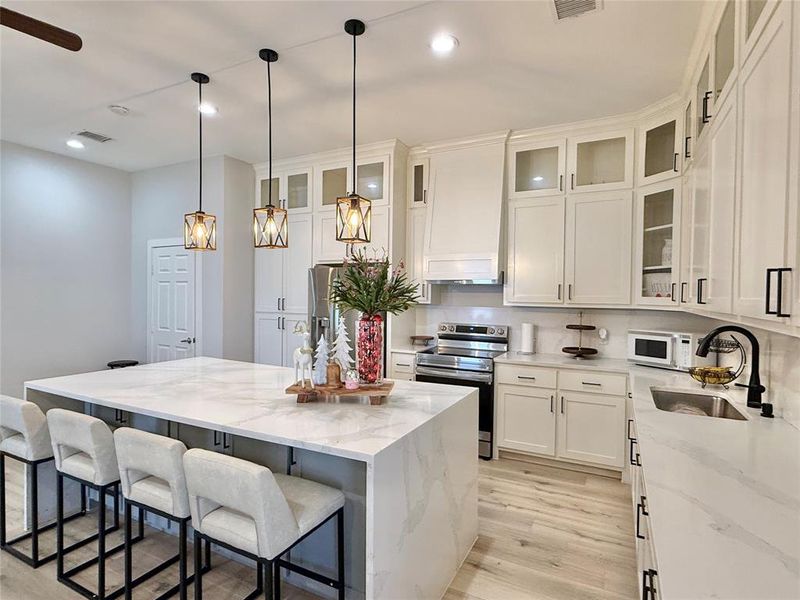 Furnished interior view inside a new home in , Terrell (Image 6).