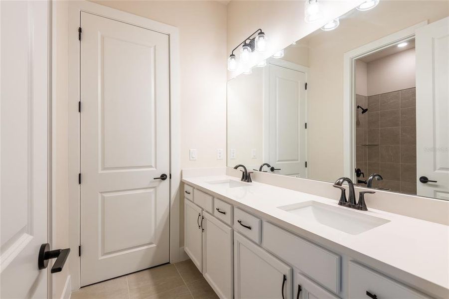 Furnished interior view inside a new home in , Wesley Chapel (Image 38).