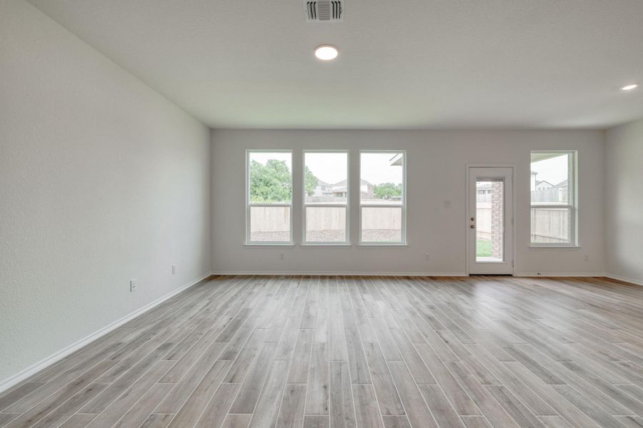Spacious, unfurnished interior of a new home in River Bluff, Leander (Image 28). Spacious, unfurnished interior of a new home in River Bluff, Leander (Image 28).