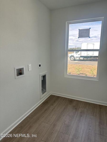 Spacious, unfurnished interior of a new home in Rookery, Green Cove Springs (Image 24).