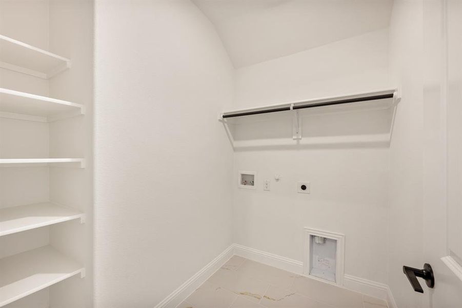 Spacious, unfurnished interior of a new home in Union Park Classic 55, Little Elm (Image 20).