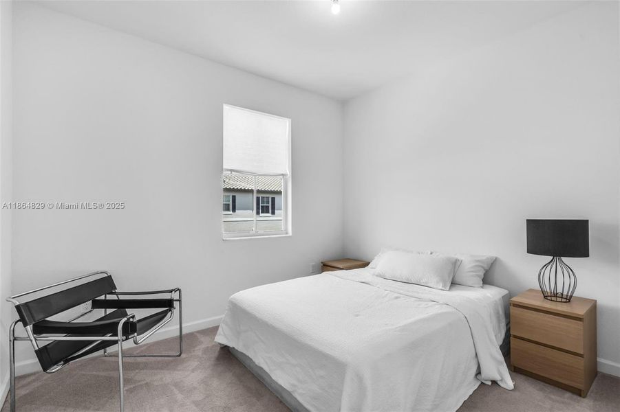 Furnished interior view inside a new home in , Coral Springs (Image 9).