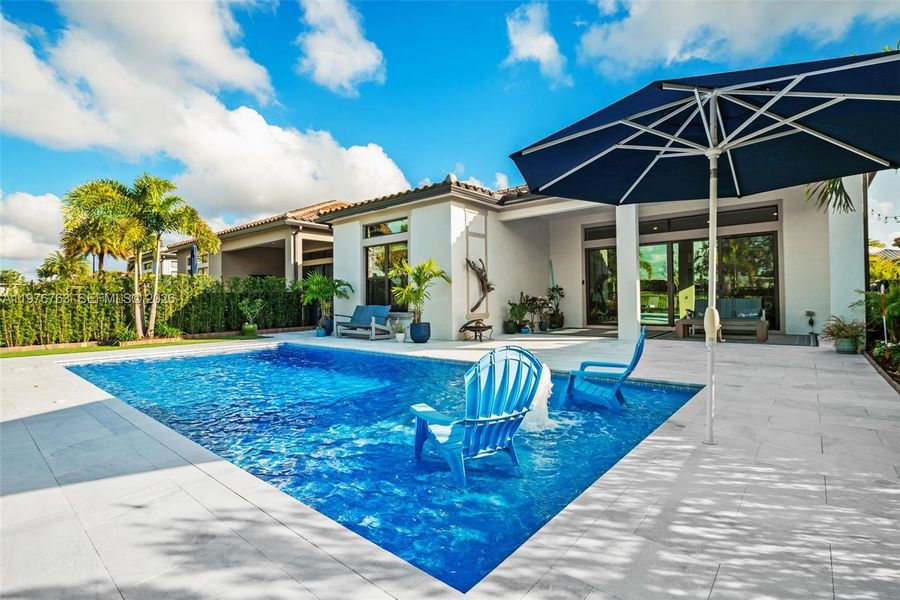 Community amenities in , Parkland (Image 23).