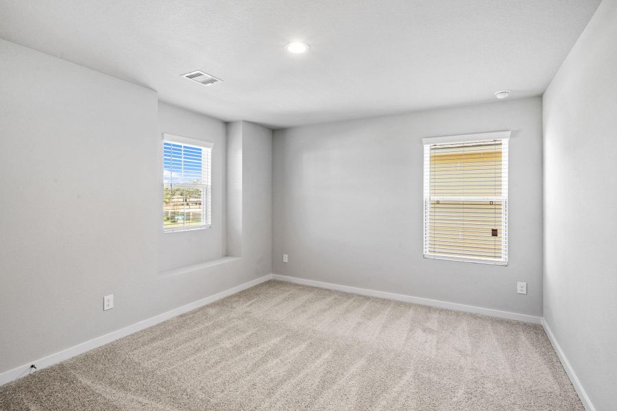 Spacious, unfurnished interior of a new home in Grand Oaks Village, Houston (Image 25).