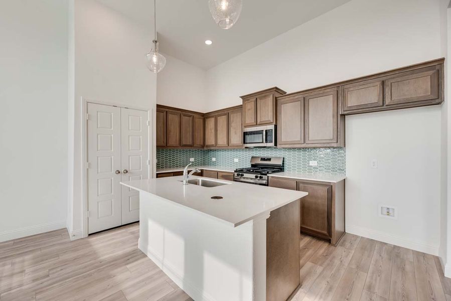 Representative furnished interior of a home built from the Mulberry by Pacesetter Homes in Elevon, Lavon (Image 5).